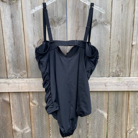 Torrid Swimsuit One Piece Black Bow Size 4 D/DD Underwire Ruched Summer Vacation - Picture 2 of 7